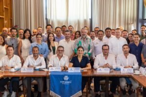Estefanía Mercado presentó ante Coparmex Riviera Maya avances en seguridad, sargazo, inversión, CFE, Quinta Avenida y desarrollo urbano.