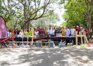 La presidenta municipal entregó herramientas, equipo especializado y una motocicleta rehabilitada al Instituto Municipal del Deporte