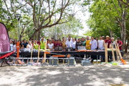 La presidenta municipal entregó herramientas, equipo especializado y una motocicleta rehabilitada al Instituto Municipal del Deporte
