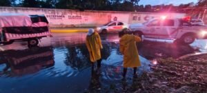 Lluvias en Playa del Carmen activan Operativo Tormenta; brigadas atienden varias colonias