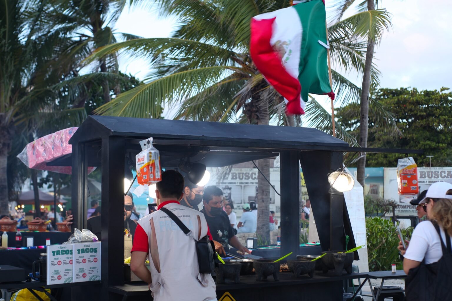 laya del Carmen, Estefanía Mercado impulsa la Kermés Semana Patria Gastronómic