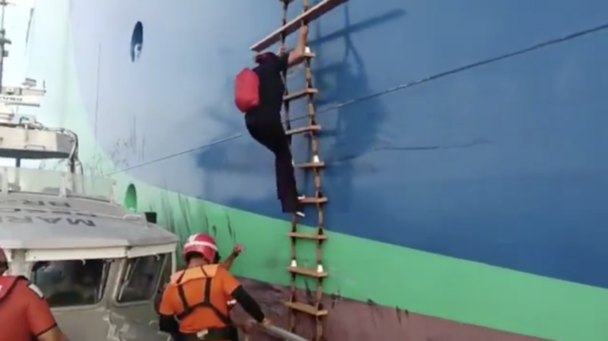 Rescate en Altamar por la Marina